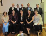 Miembros de la Junta Directiva de ACGM con la Consul de Filipinas Dña Celia Anna M. Feria, D. Federico Sánchez Aguilar y D. Luis María Ansón